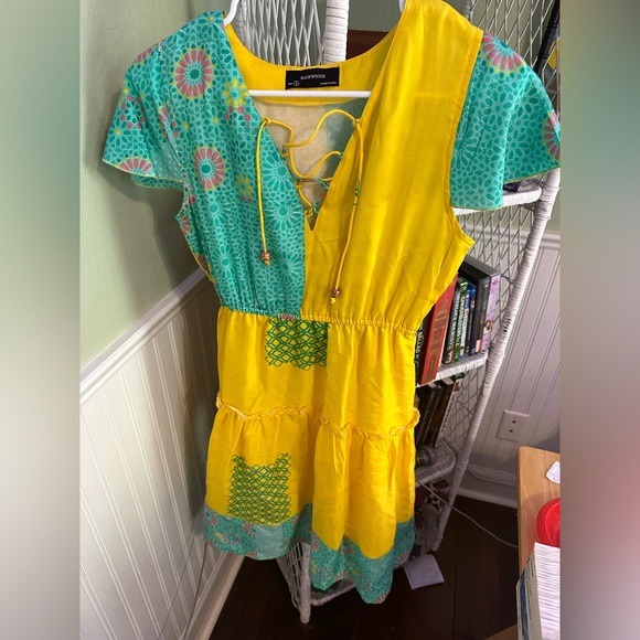 Small beautiful dress - Picture 1 of 3